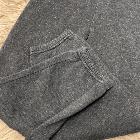 Old navy sweatpants - Picture 3 of 4